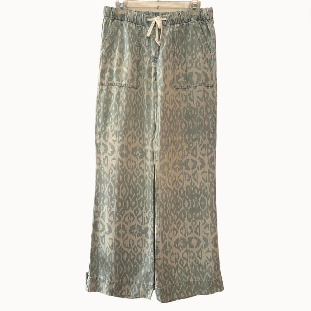 Bella Dahl Lightweight Blue Leopard Pants